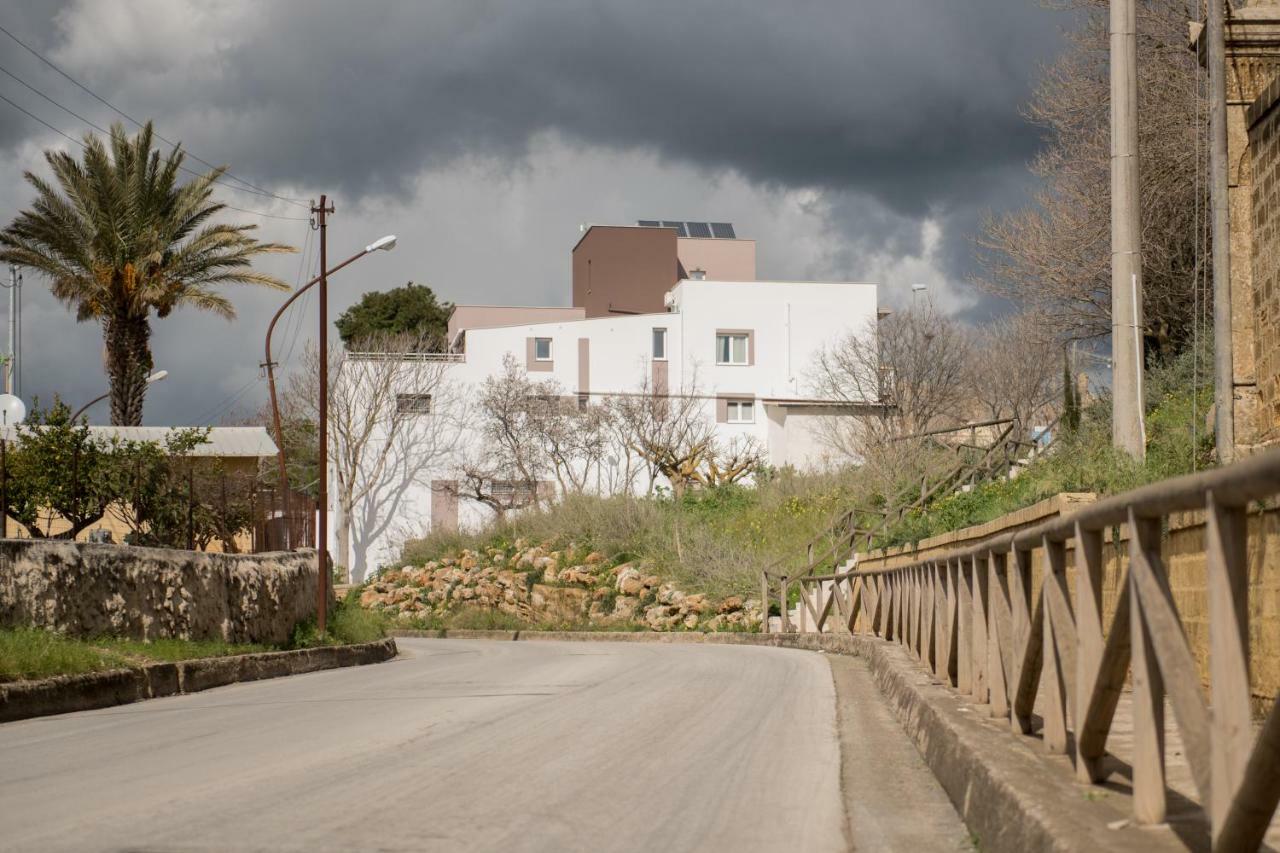 מלון Partanna La Terrazza Di Harmakhis מראה חיצוני תמונה